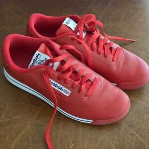 Reebok Princess Red Sneakers Low-Top Minimalist Design
